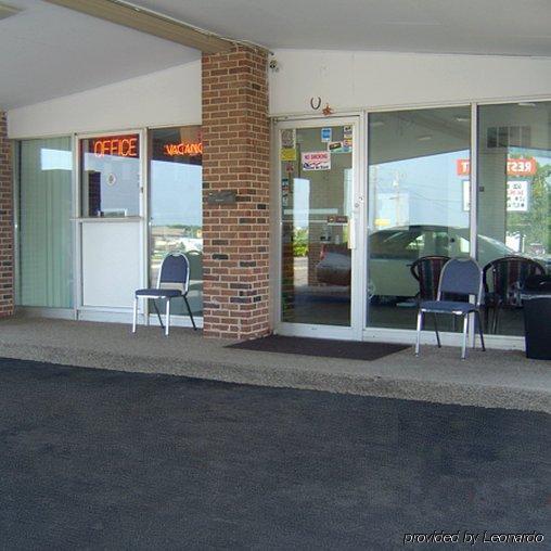 Relax Inn St. Robert Bagian luar foto